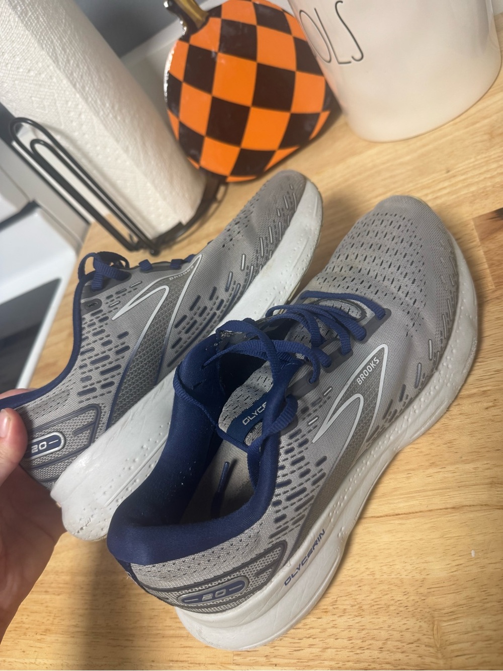 Men’s size 10 brooks